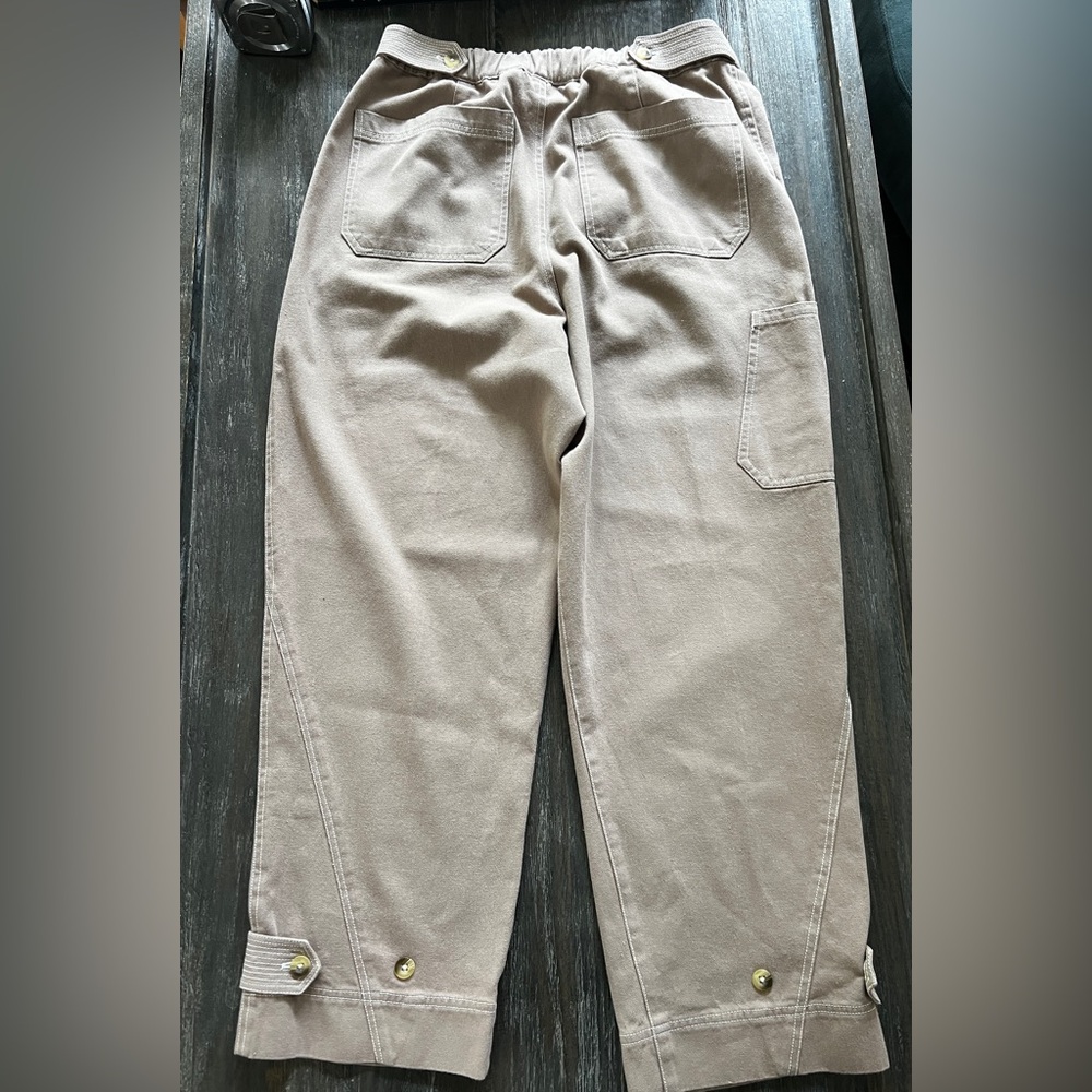 Harper sage tan crop pant. Sz M